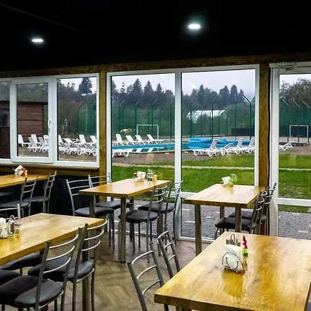 українка Hotel 3*